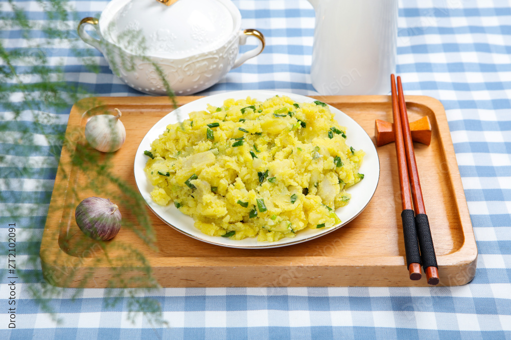 小葱炒土豆泥图片