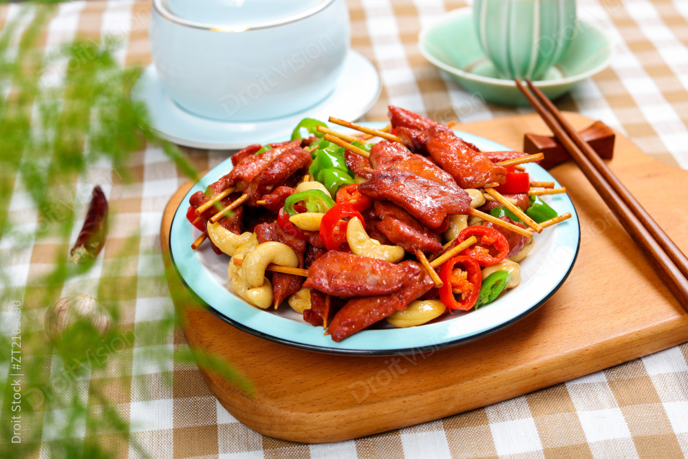 油炸腰果牙签肉图片