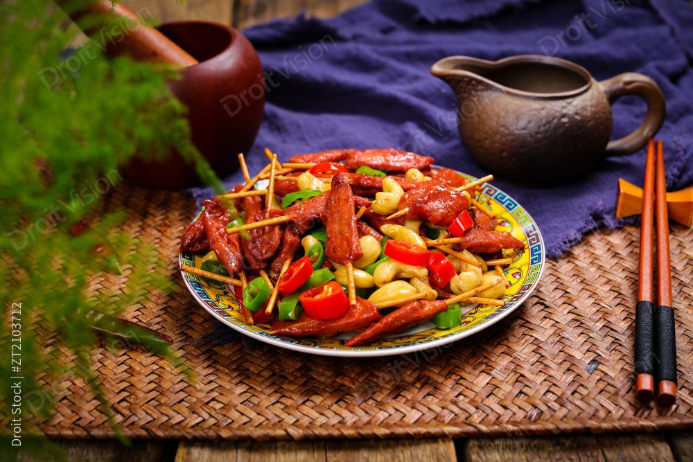 油炸腰果牙签肉图片