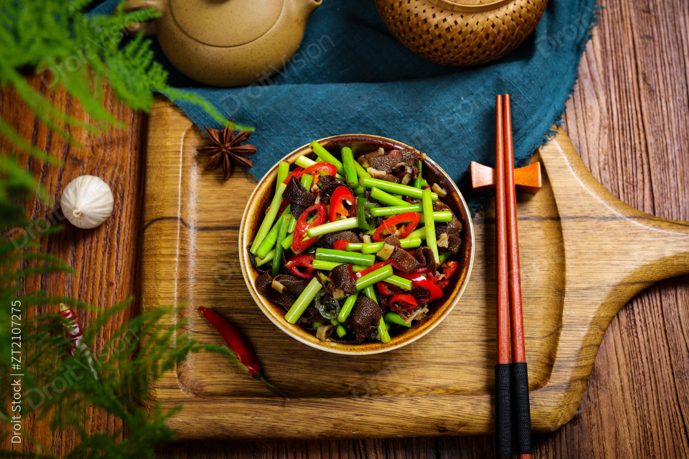 蒜苔炒毛肚图片