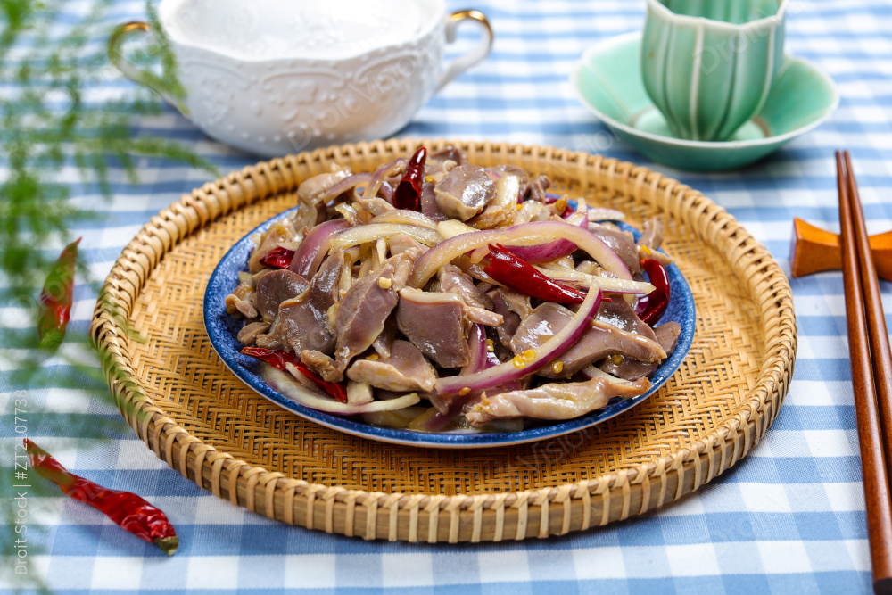 洋葱炒鸡胗图片