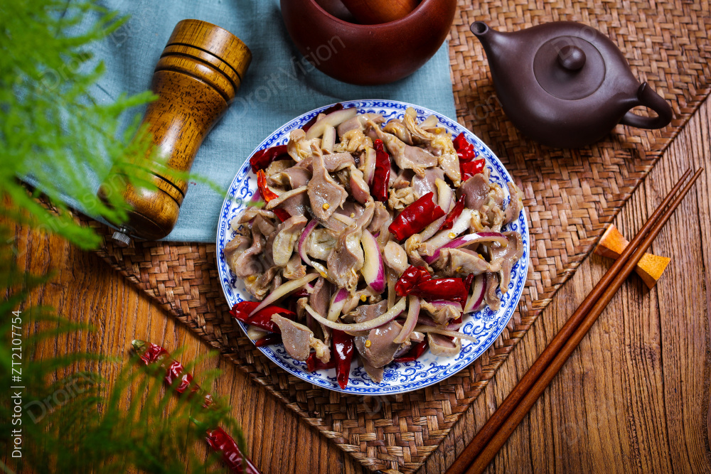 洋葱炒鸡胗图片