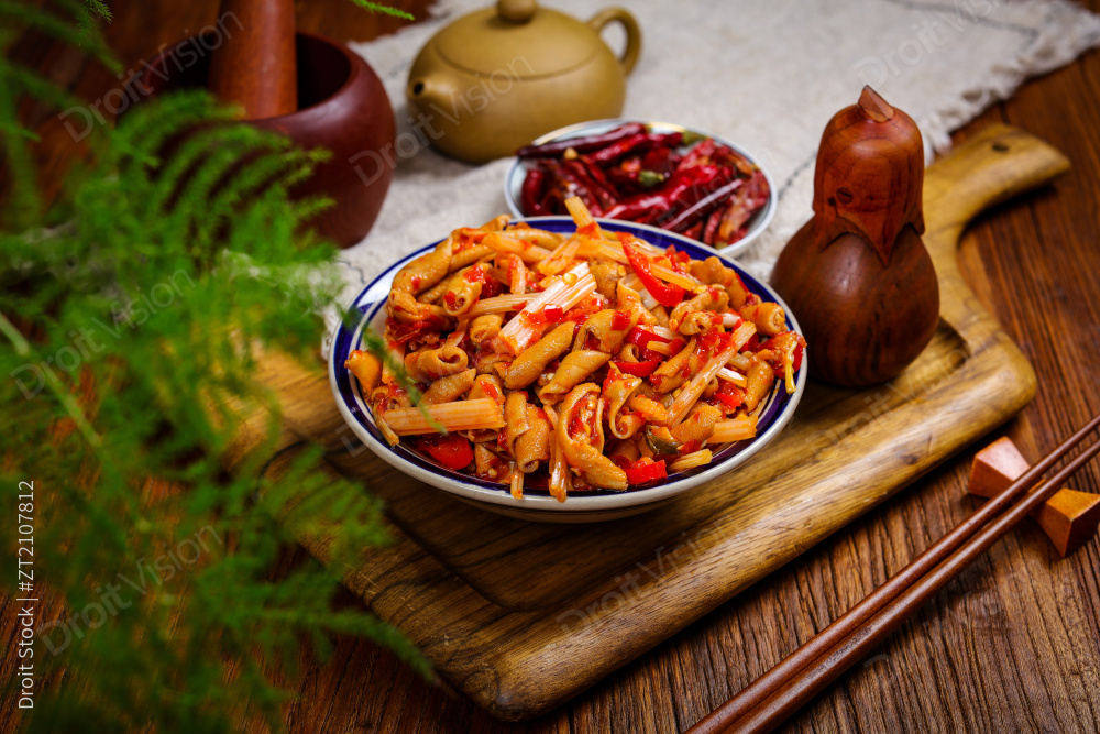 糟辣子芹菜炒鸭肠图片