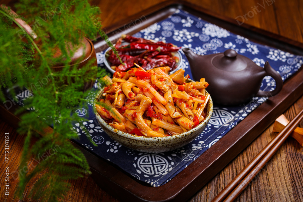 糟辣子芹菜炒鸭肠图片