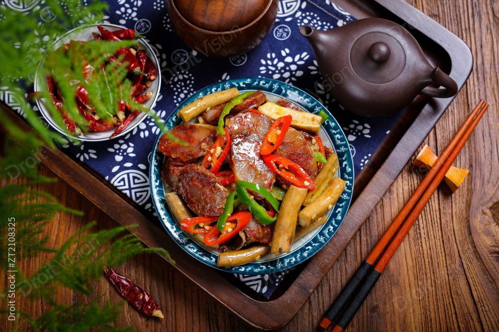 茶树菇炒腊肠图片