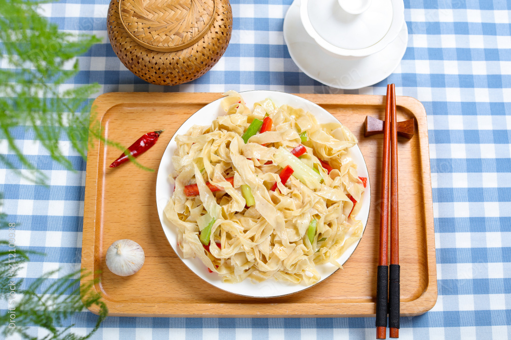 芹菜炒腐皮图片