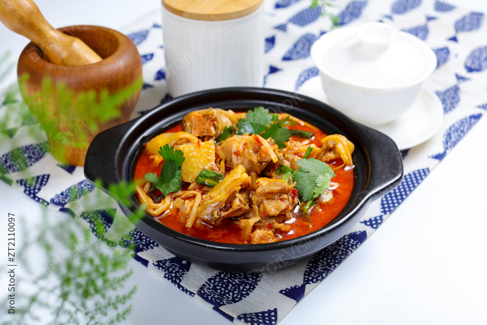 酸笋丝炖鸡图片