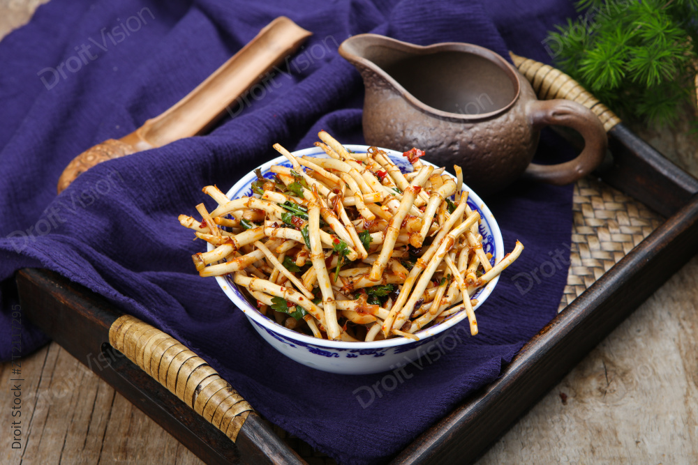 凉拌鱼腥草图片