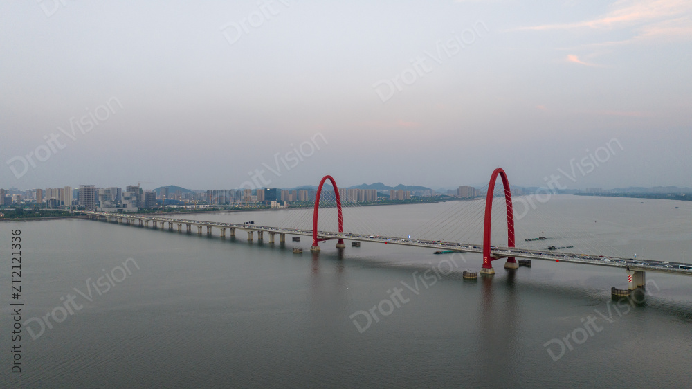 航拍杭州之江大桥黄昏日落时分图片