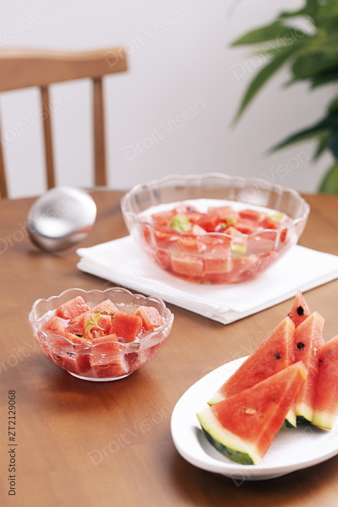 夏季清凉的西瓜果盘 图片