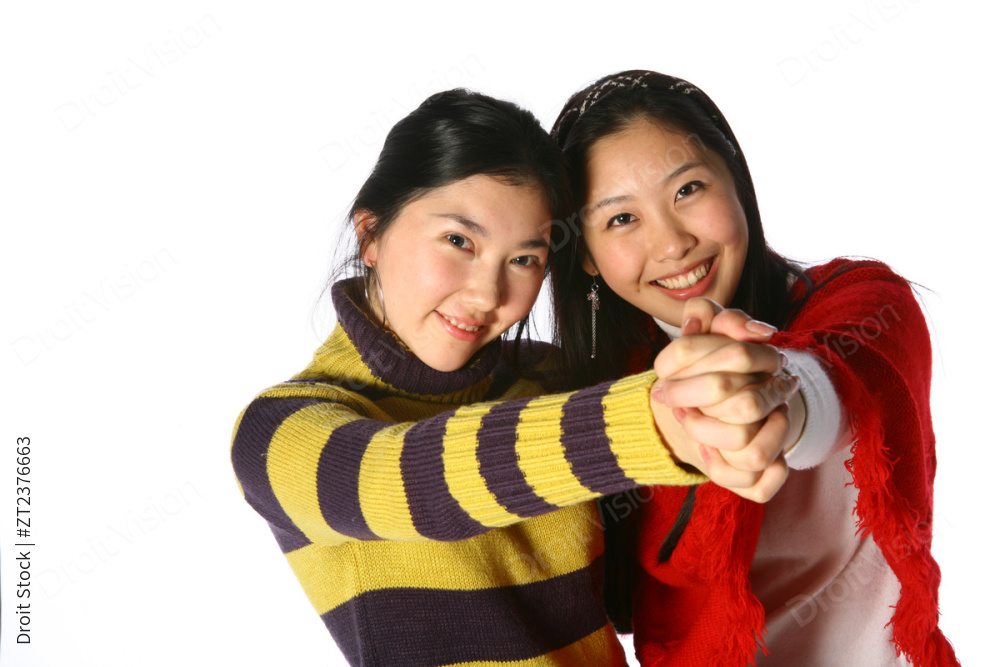 30 名女性/男性（两个或更多） 052 图片