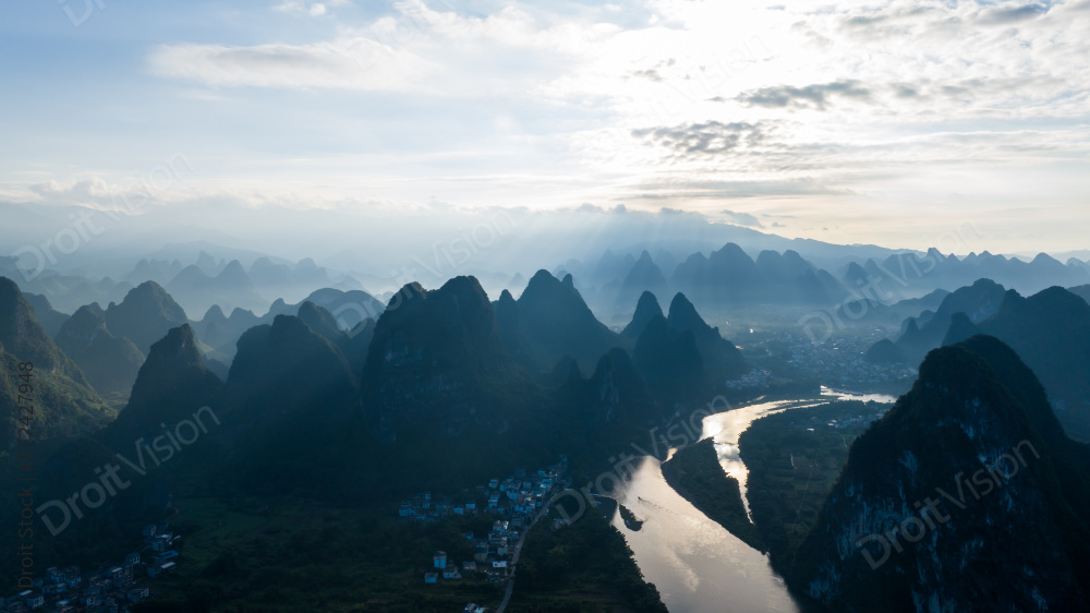 广西桂林山水水墨画图片