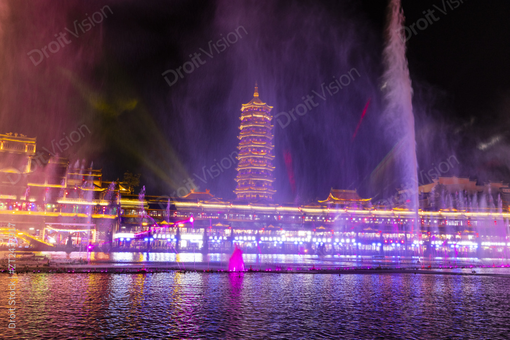 中国风古镇大型音乐喷泉水幕秀图片