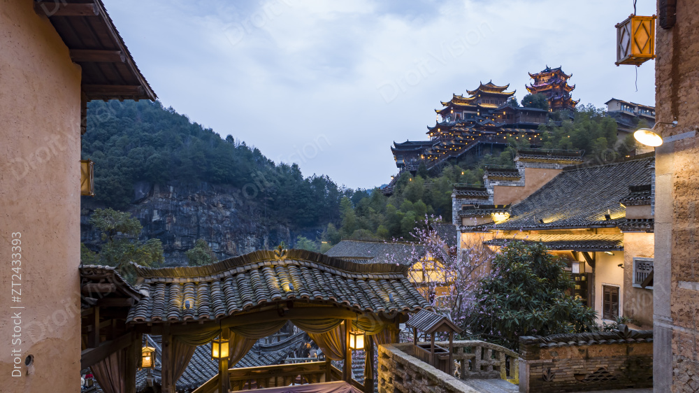 悬崖上的酒店亭台楼阁仙侠世界夜景图片