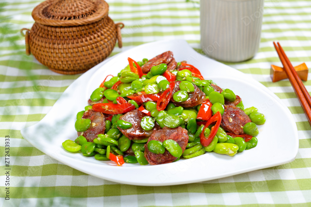 蚕豆米炒腊肠图片