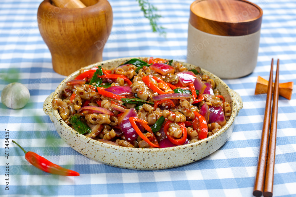 辣椒炒菊花脆肠图片