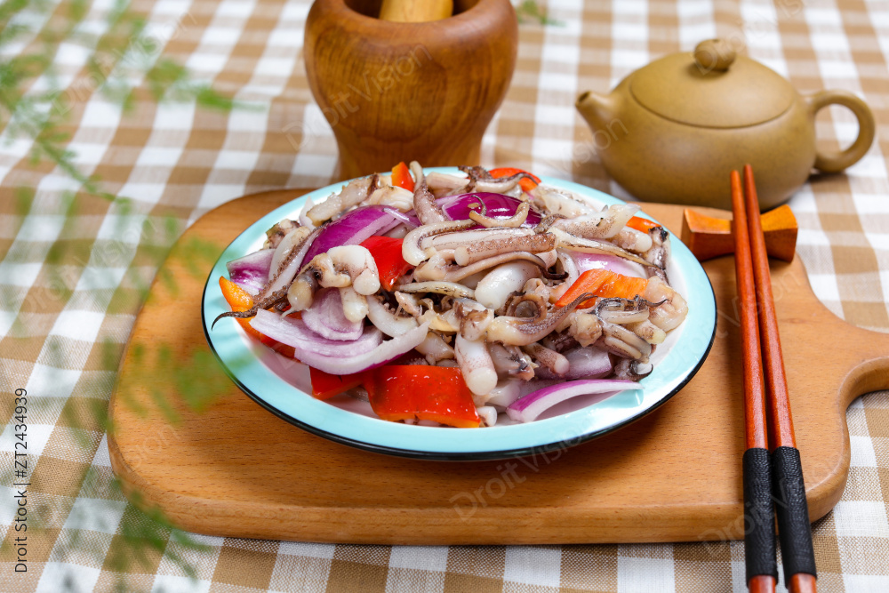 洋葱炒鱿鱼图片