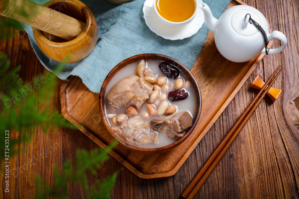 猪脚炖花生图片