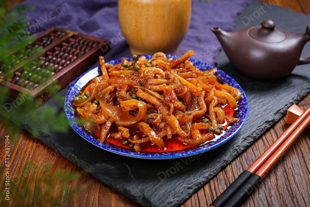 红油牛耳丝图片