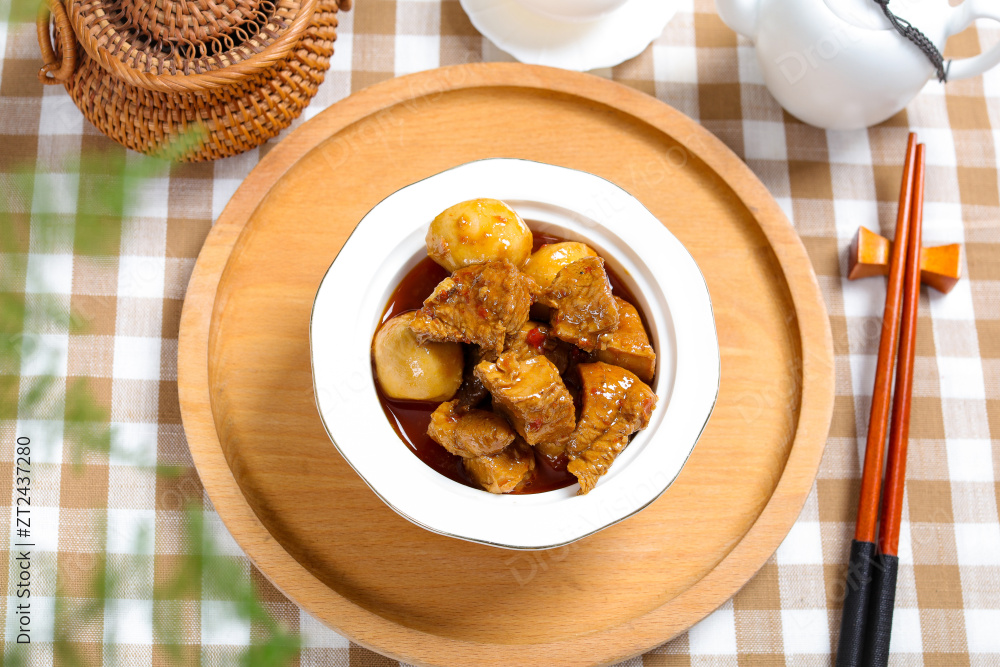 芋头炖鸡肉图片