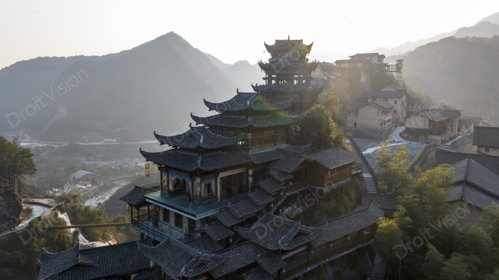 江西望仙谷悬崖瀑布亭台楼阁日出美景图片