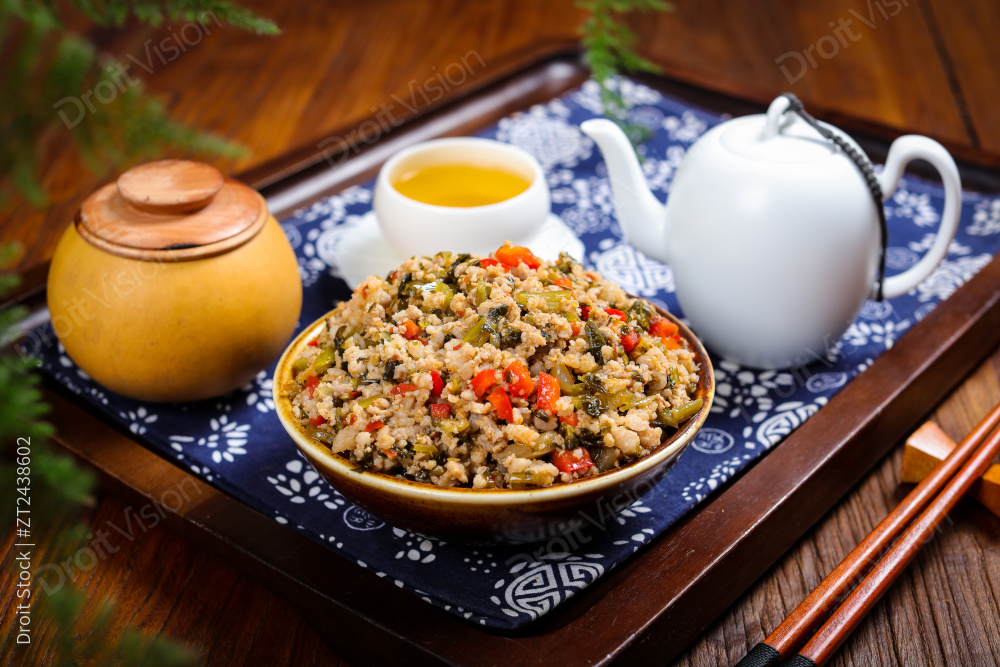 酸菜炒肉沫图片