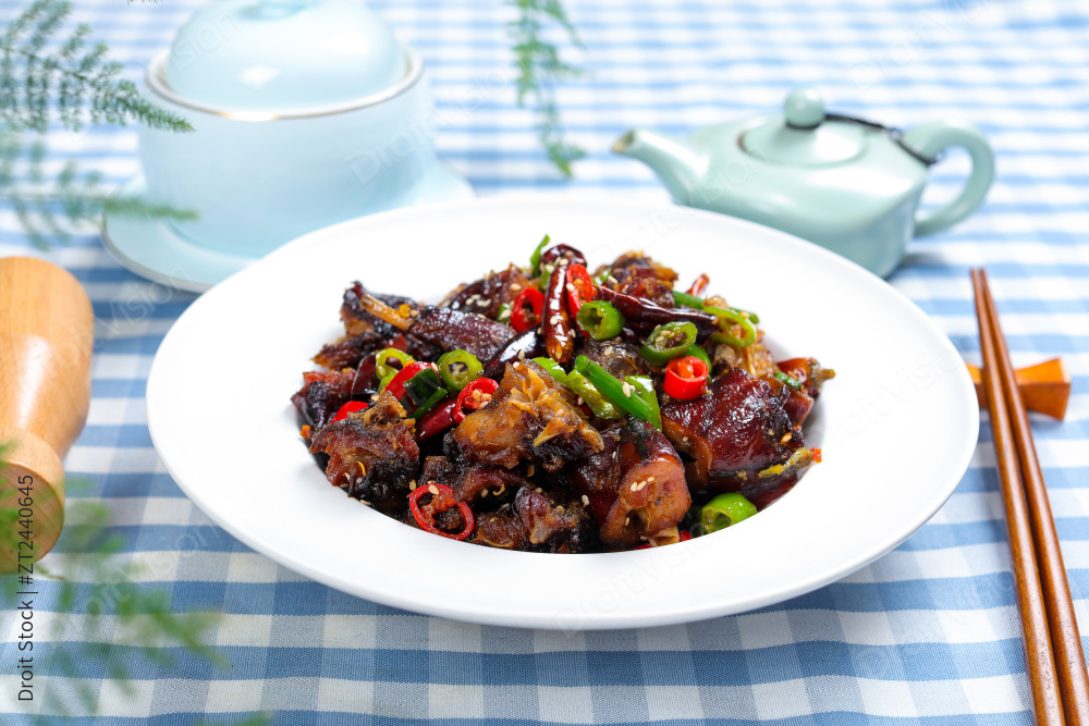 爆炒腊兔肉图片