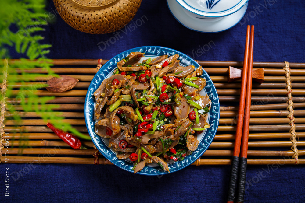 凉拌卤鸡胗图片