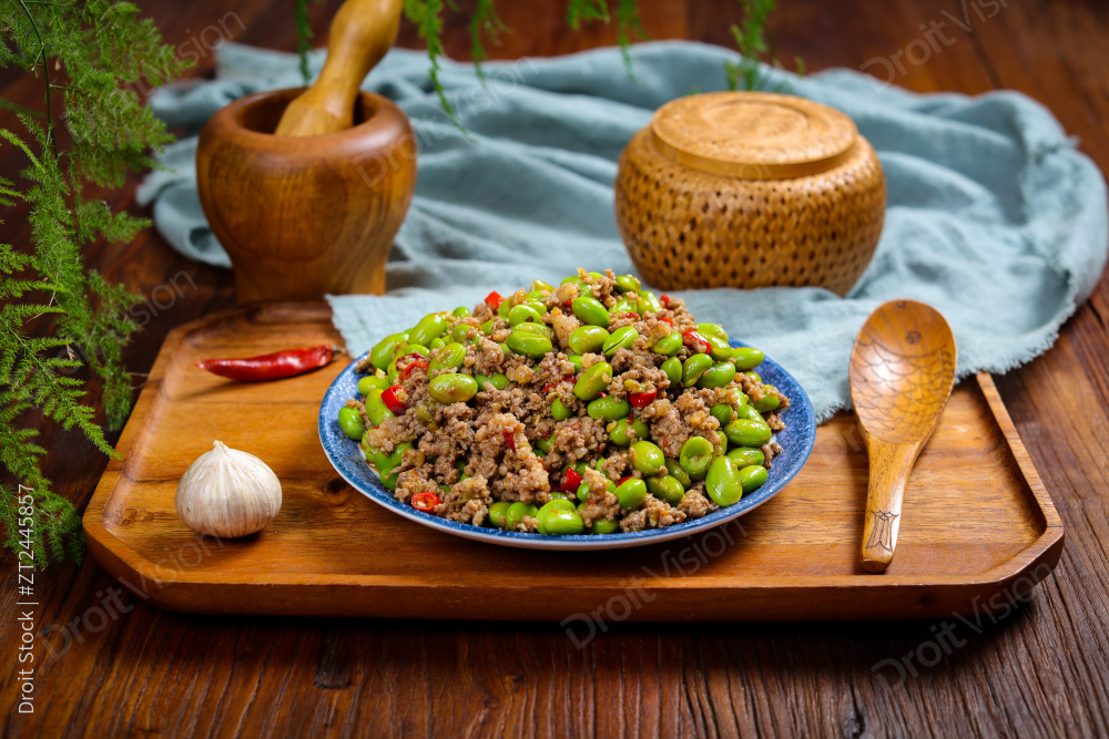 牛肉炒毛豆米图片