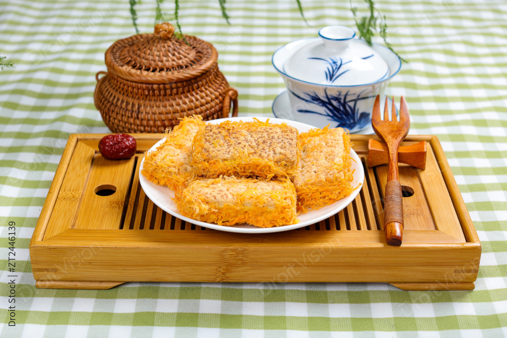 肉松方块酥饼图片