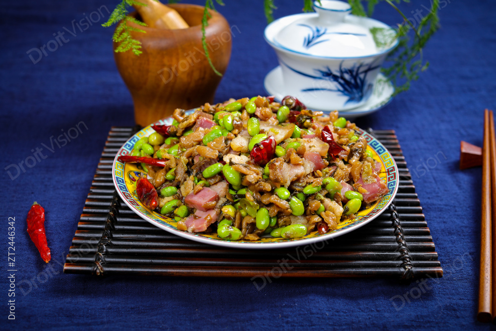 外婆菜腊肉炒毛豆米图片