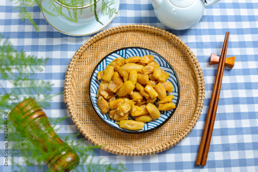 盐焗鸡脚筋图片