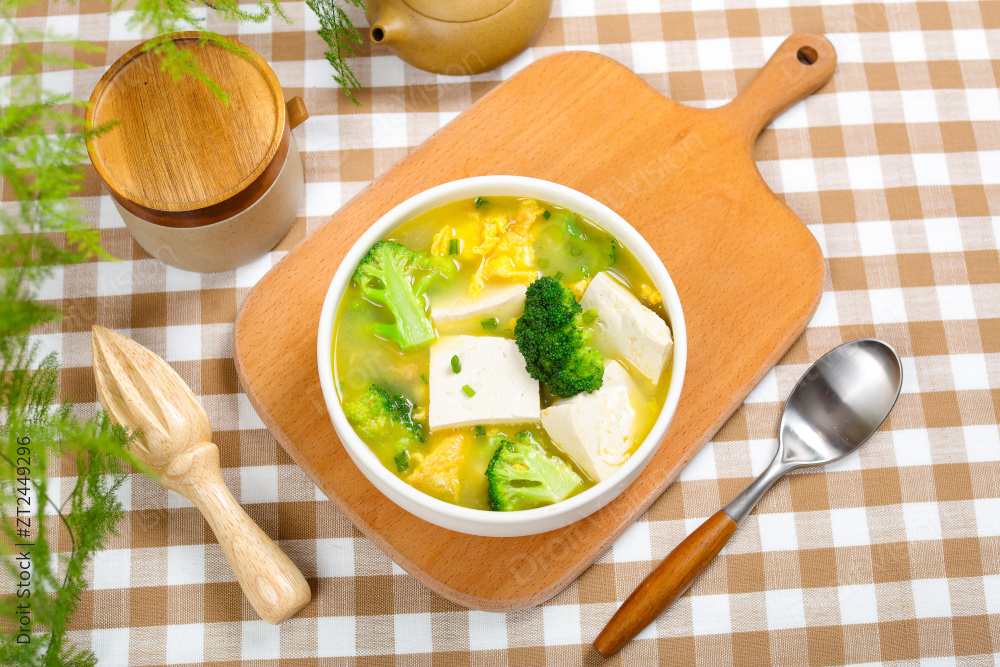 西蓝花鸡蛋豆腐汤图片