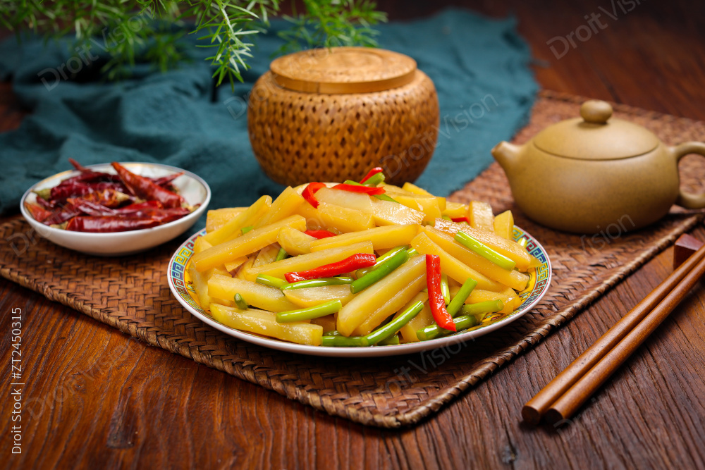 蒜苔炒土豆条图片