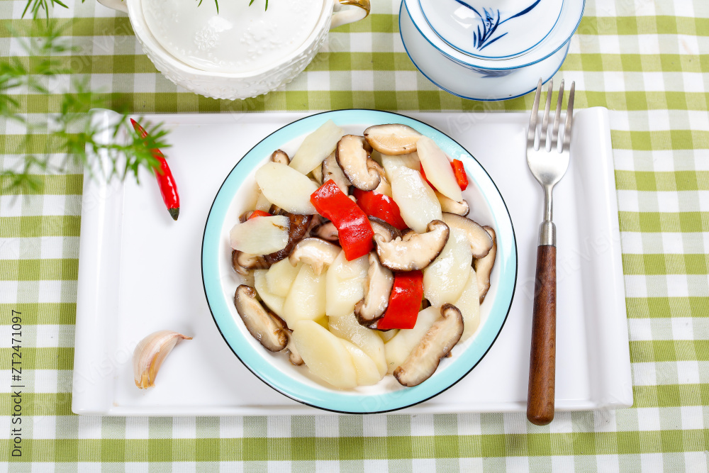 山药烩香菇图片