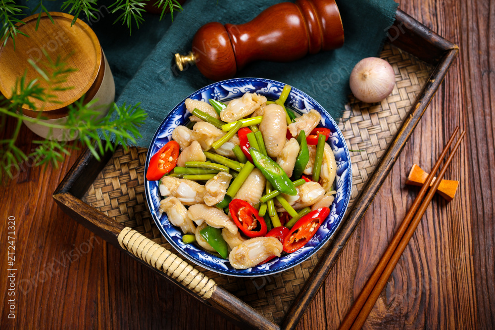 蒜苔炒鸡脚筋图片