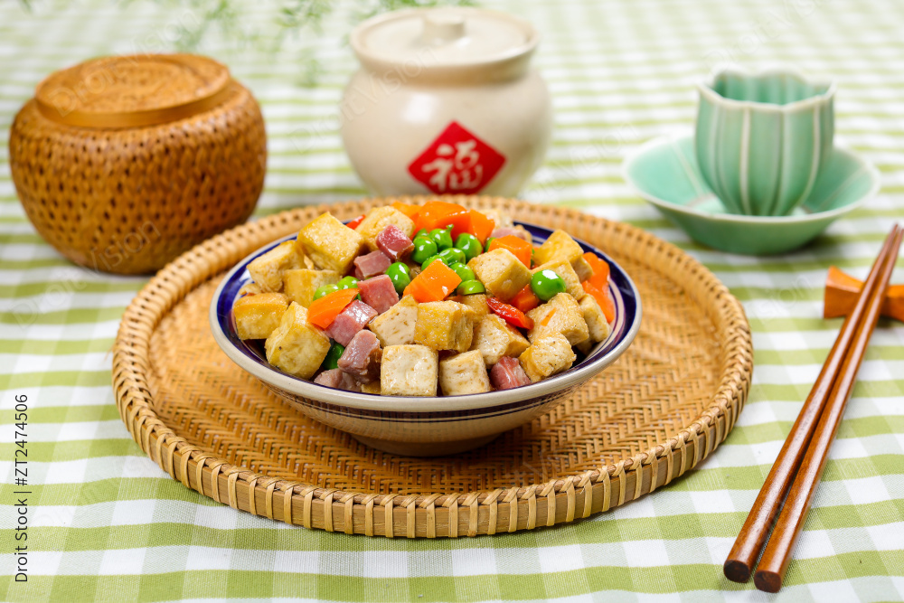 五彩豆腐丁图片