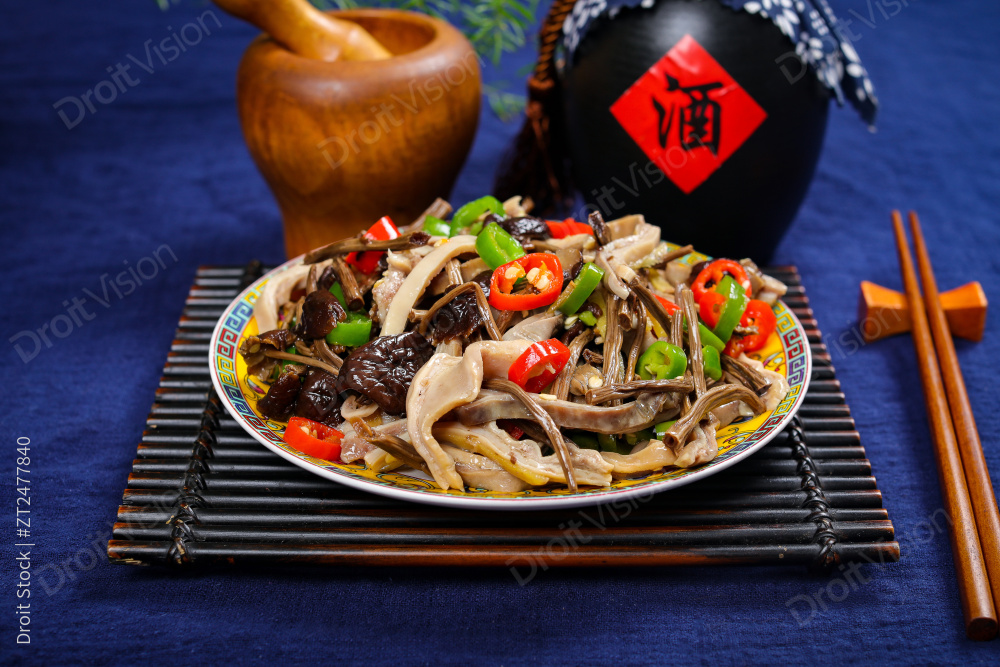 茶树菇炒猪肚图片
