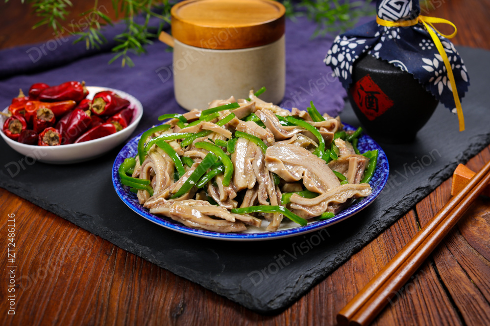 青椒丝炒猪肚图片