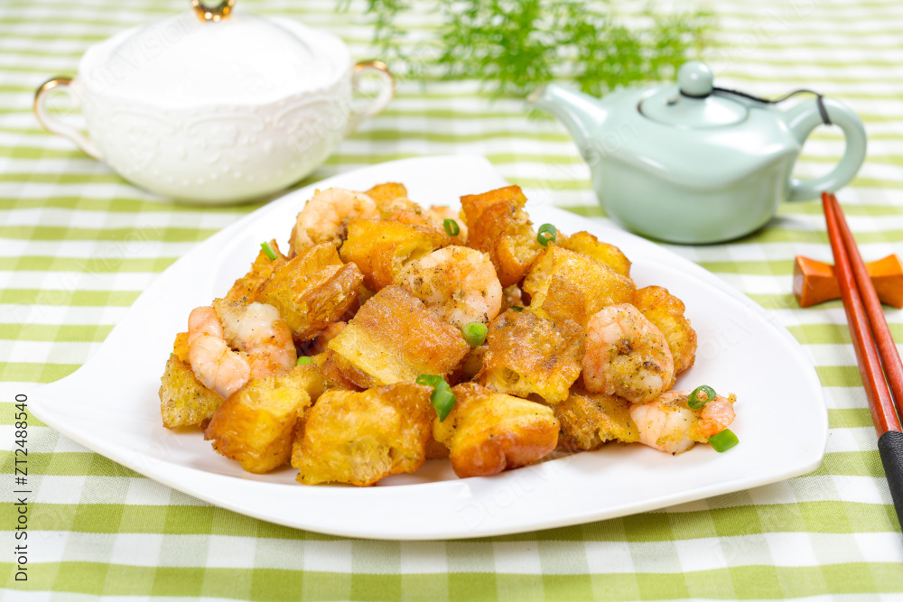 油条炒虾仁图片