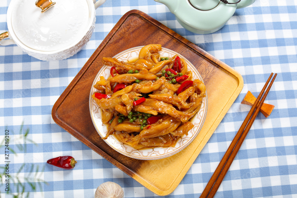 藤椒酸辣无骨鸭脚图片