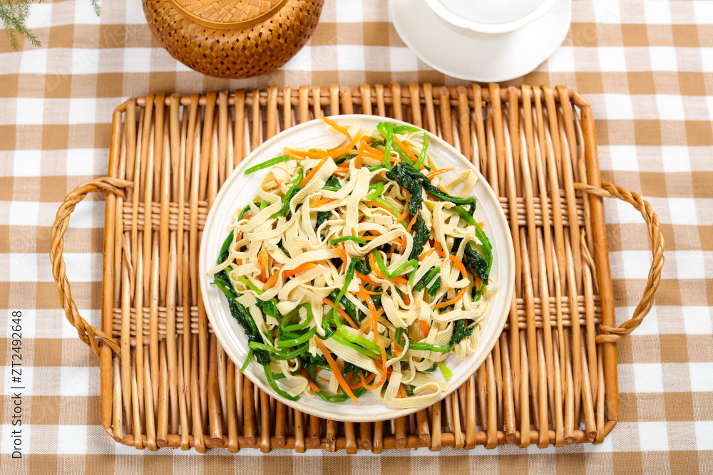 菠菜拌豆腐皮图片