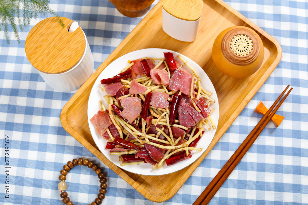 鱼腥草炒火腿肉图片