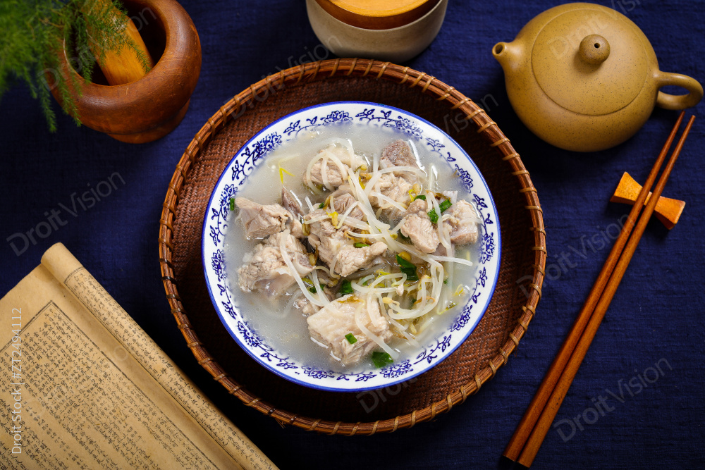 豆芽排骨汤图片