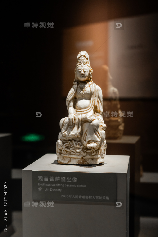 山西大同博物馆内的展品，中国古代鼎装饰品图片