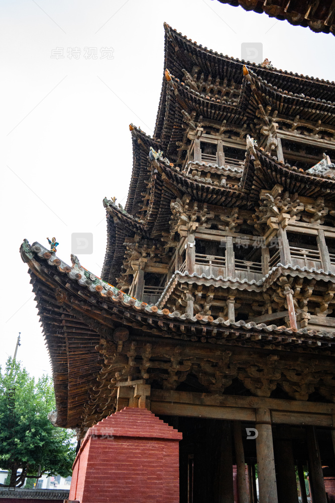 下雨天的飞云楼，纯木质塔楼阁古建筑图片