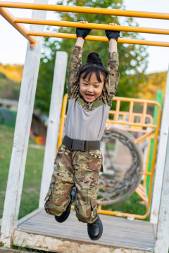 快乐的女孩玩cs