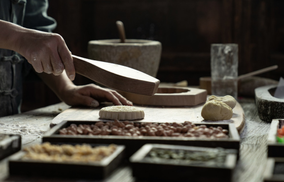 五仁月饼的制作过程