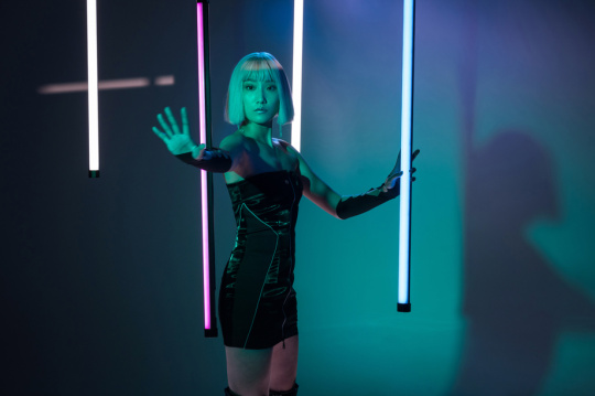 时尚动感科幻美女