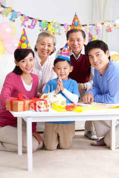 全家一起过生日